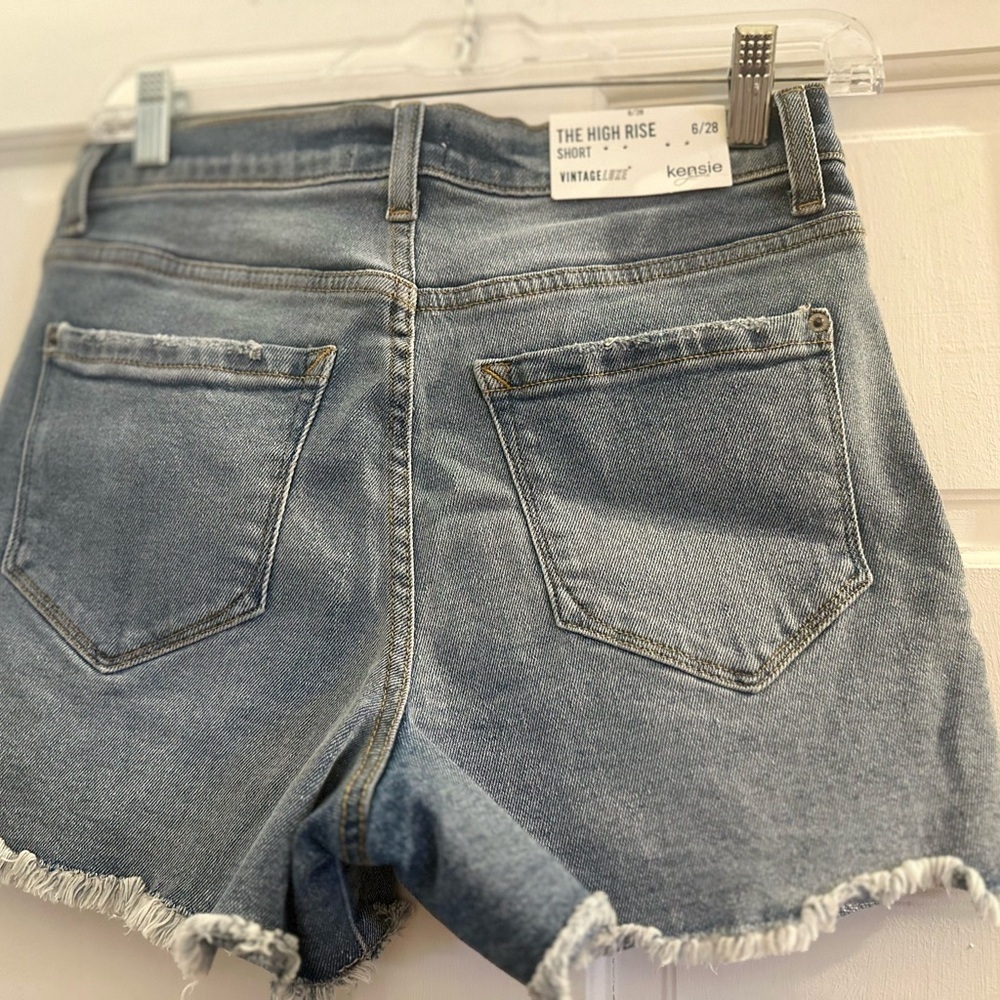 ✨‎ Kensie High Rise Distressed Denim Shorts Vintage Luxe Frayed Hem 6/28 NWT ✨ - Picture 9 of 9